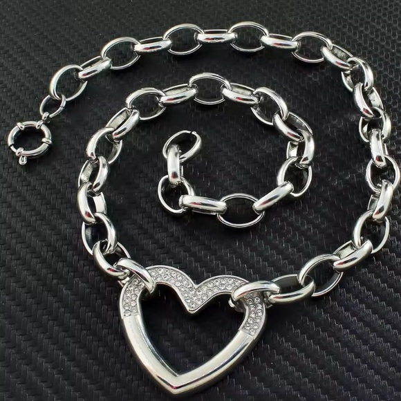🌟 Stainless Steel Silver Heart Pendant Necklace - Picture 2 of 2
